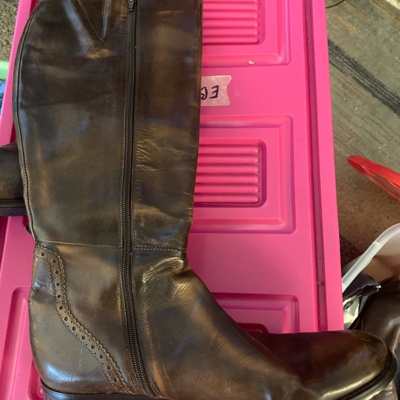 Valerie Steven’s leather boots - Picture 2 of 4